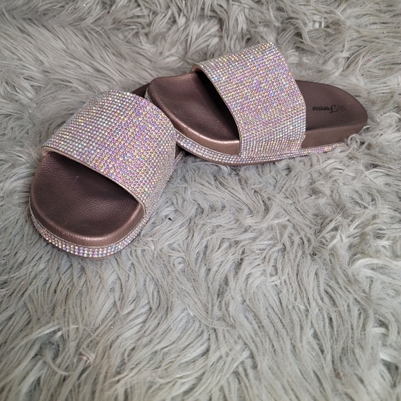 Forever 21 Shoes - Forever 21 Rose Gold Slides